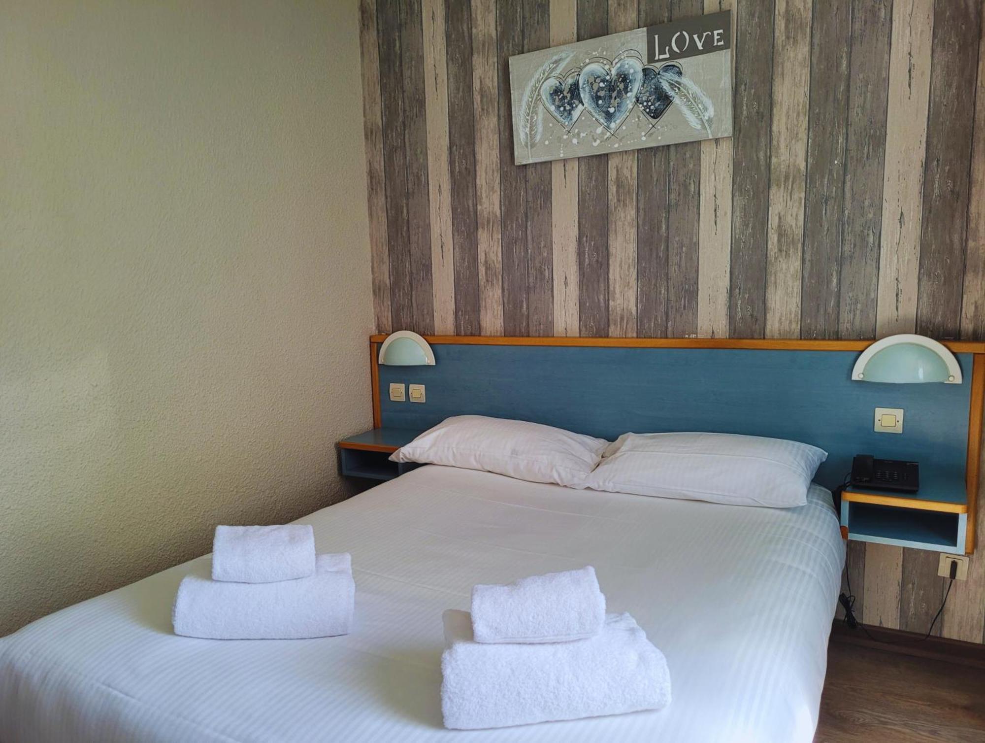 Hotel Restaurant Les Chataigniers Privas Rum bild