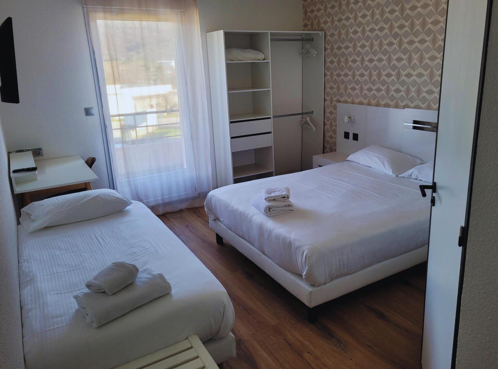 Hotel Restaurant Les Chataigniers Privas Rum bild