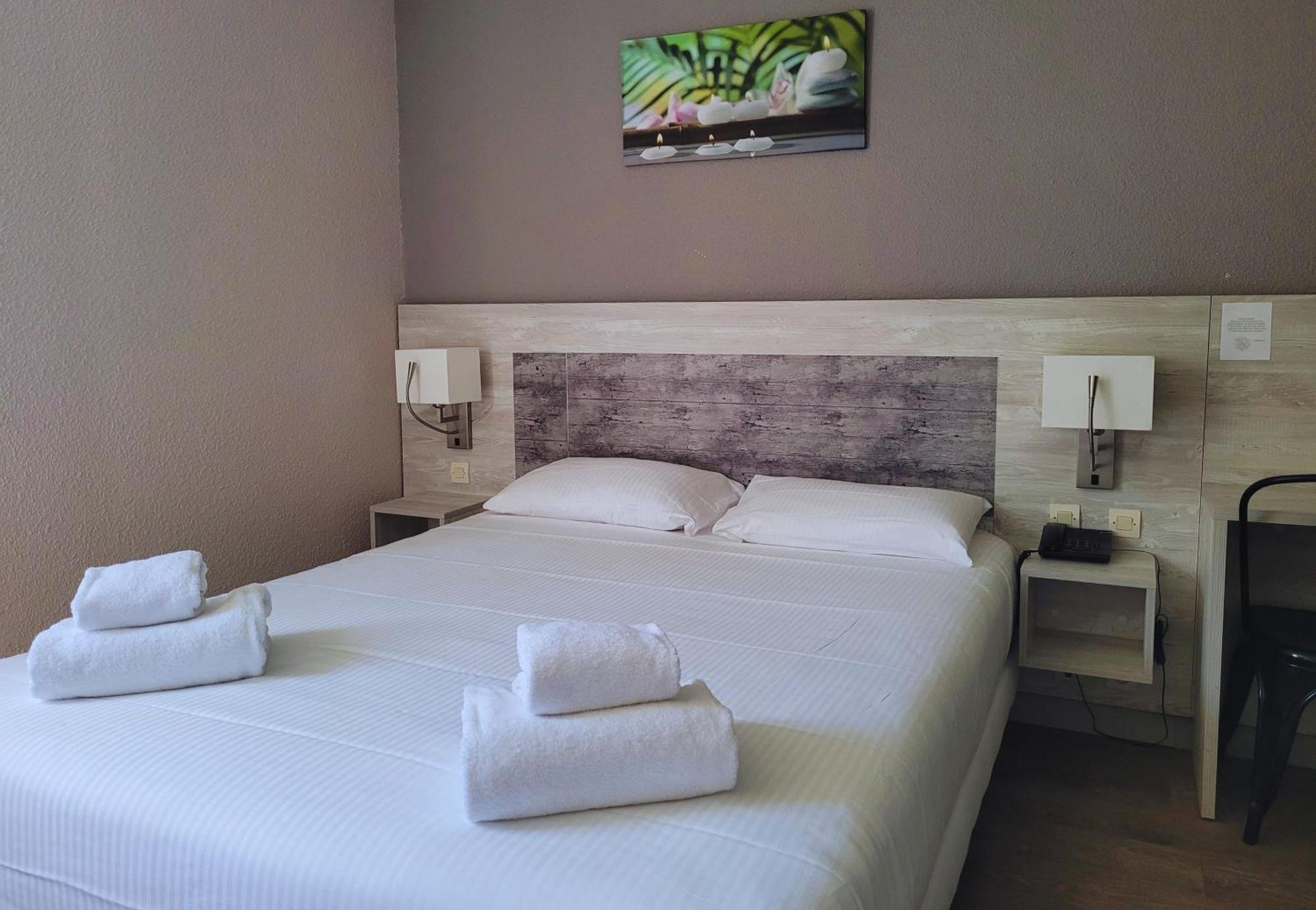 Hotel Restaurant Les Chataigniers Privas Rum bild